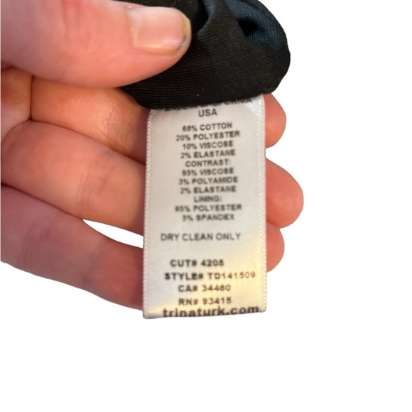 Trina Turk Knit Black/White Dress ~ Size 2 - Picture 4 of 7